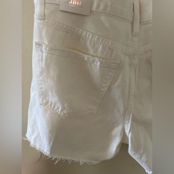 ✨NWT JBD White Denim Distressed Shorts Size M - Picture 12 of 13